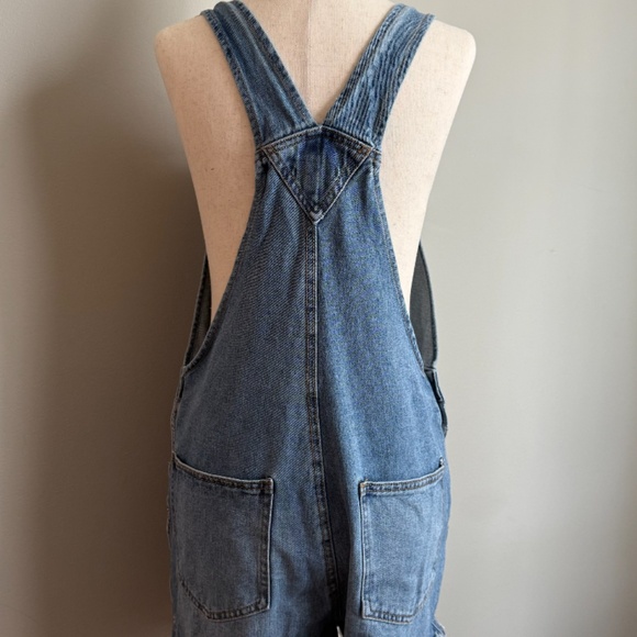 Wild Fable Distressed Denim Overall Shorts – Size M - Picture 5 of 9